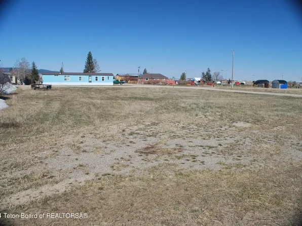 6397 N 5th St, Tetonia, ID 83452