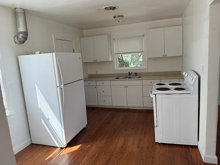 3203 Chesham St — Photo 7