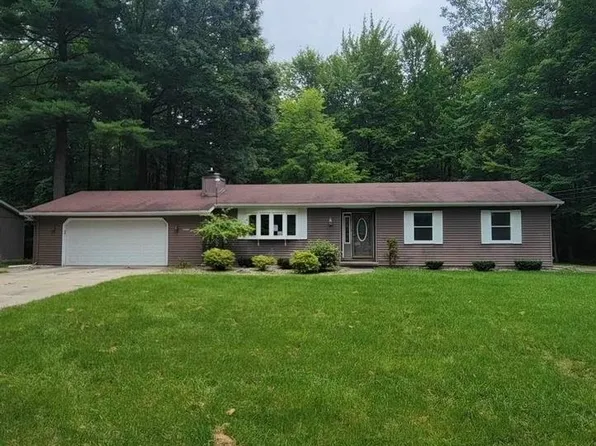 10575 Rockford Dr, Saint Charles, MI 48655