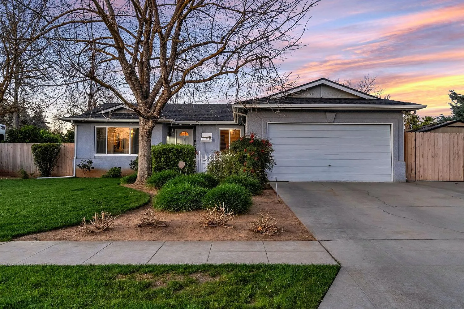 3120 W San Ramon Ave photo 1
