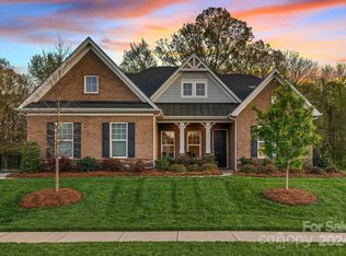 240 Hollyhock Dr, Matthews, NC 28104