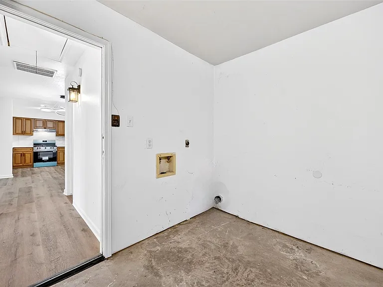 8618 Van Hut Ln — Photo 26