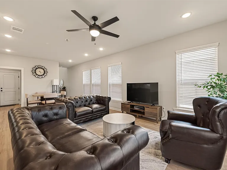 1010 Gentle Nook Dr — Photo 13
