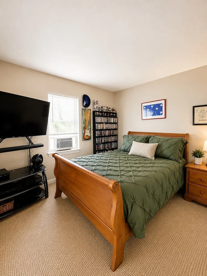 Studio, 500 sqft, $900 — Photo 2