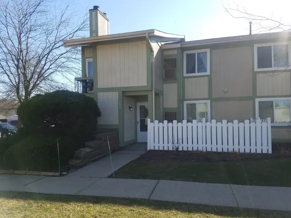 9040 Portage Pointe Dr, Streetsboro, OH 44241