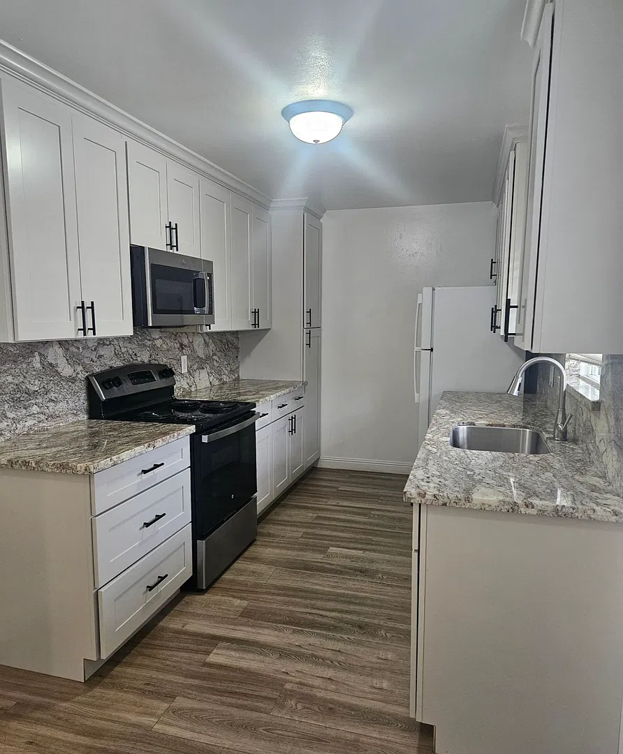 75 Fulton St. — Photo 1