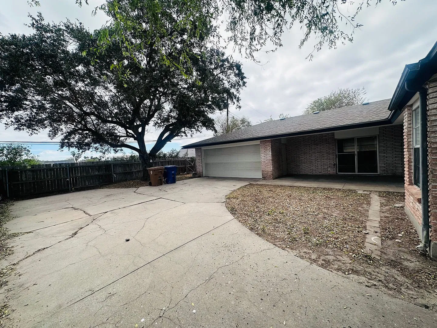 3 Bedroom Home for rent — Photo 2