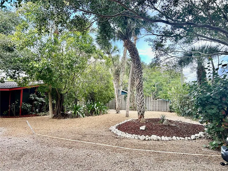 4830 Higel Ave — Photo 3