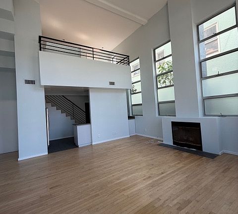 2nd image of 248 Market St APT A