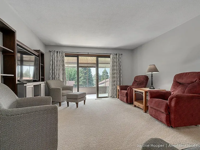 6980 Holly Hill Ct SW — Photo 5
