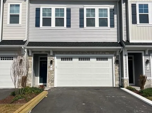 141 Leather Flower Dr, Lake Frederick, VA 22630