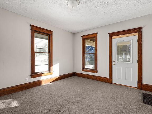 3rd image of 75 Helen Ave
