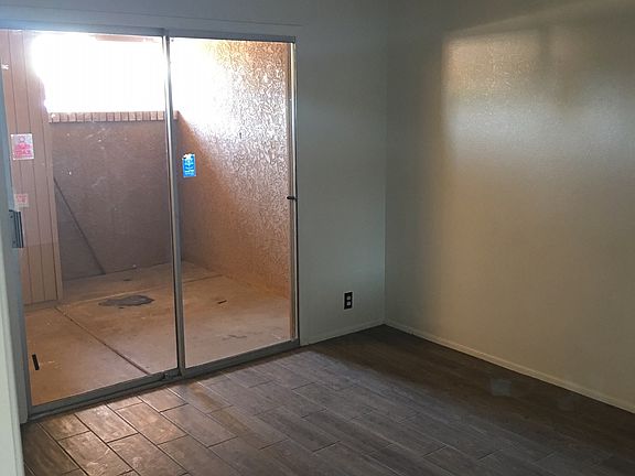 5th image of 408 W Blackhawk Dr APT 3