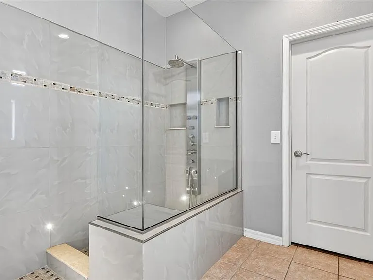10801 Spring Mountain Pl — Photo 32