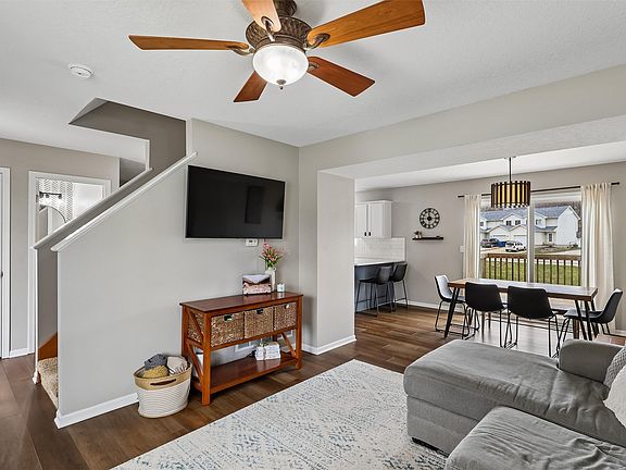3rd image of 2441 Pine Ct