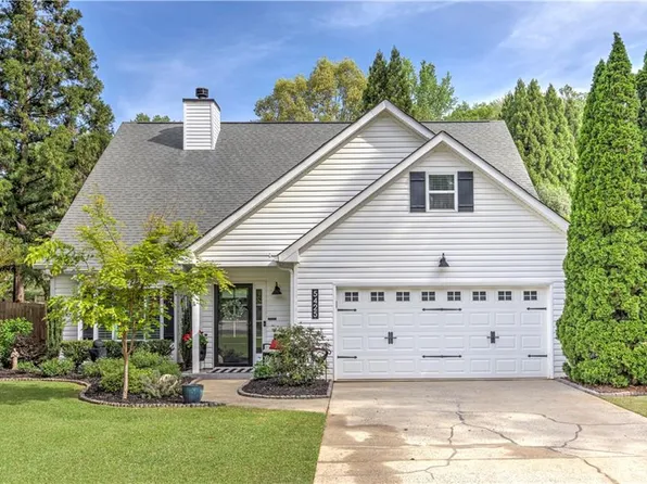 5425 Harris Creek Dr, Cumming, GA 30040