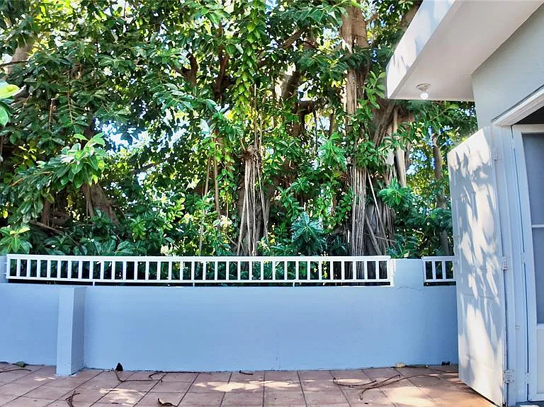 115 Sea Beach Dr — Photo 16