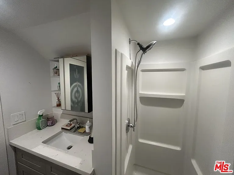 11835 Grevillea Ave — Photo 17