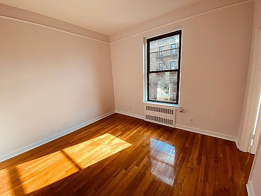 1st image of 369 W 51st St #3P
