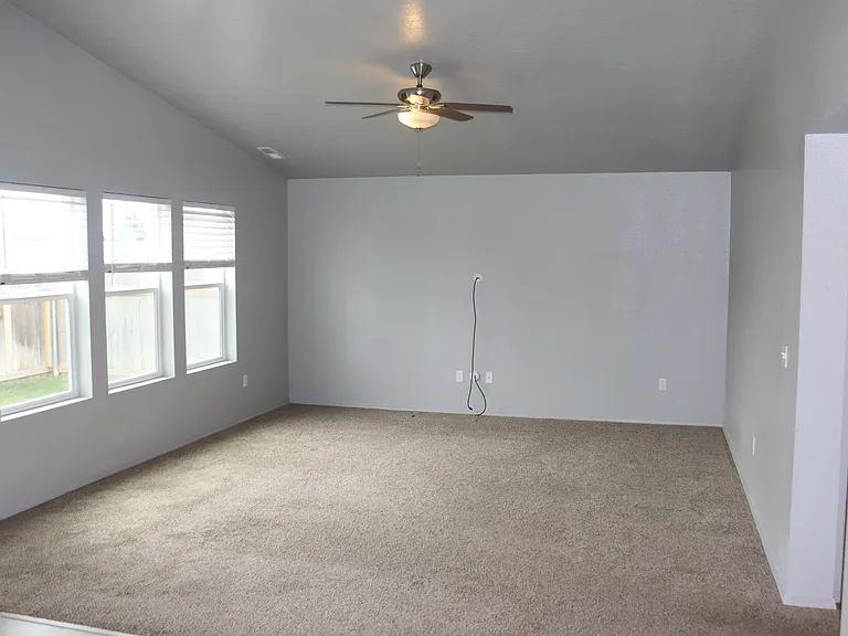 17546 Mountain Springs Ave — Photo 7