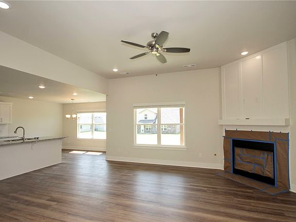 3rd image of 612 Hayden James St