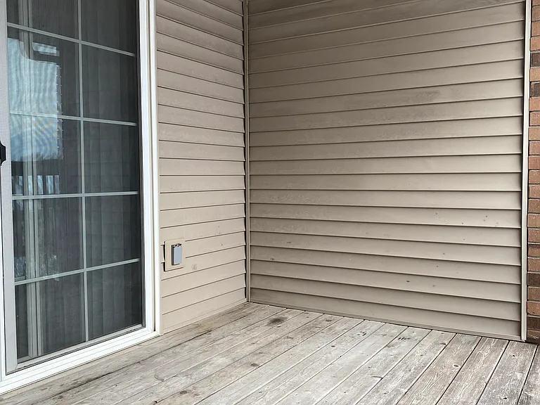 90 E Jefferson St #8 — Photo 11