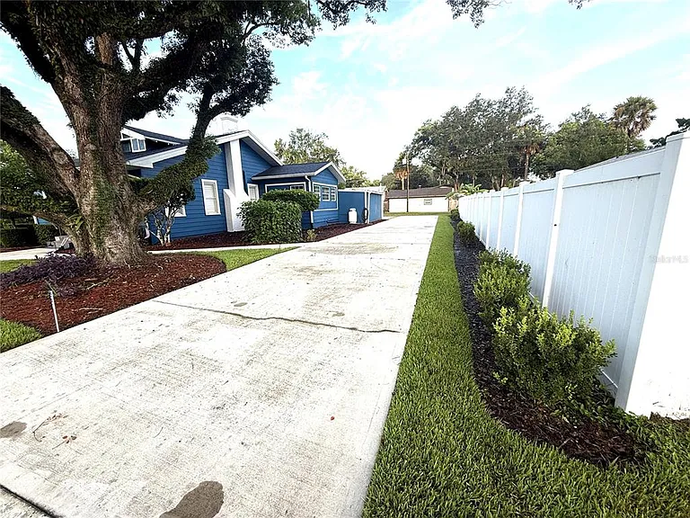1510 Sanford Ave — Photo 2