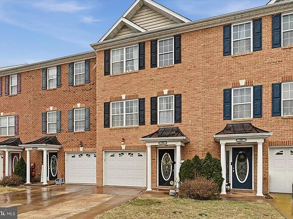 3rd image of 75 Babylonica Ct