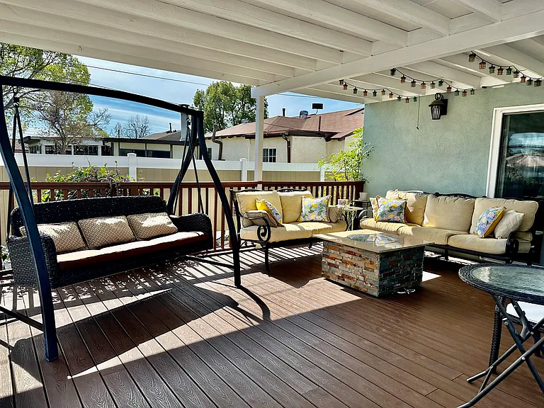 2048 N Screenland Dr — Photo 27