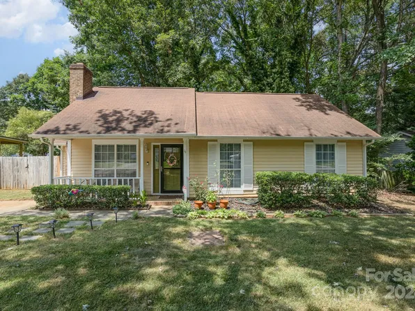 6033 Trysting Rd, Charlotte, NC 28227