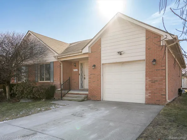 15830 Camperdown Ave, Clinton Township, MI 48035