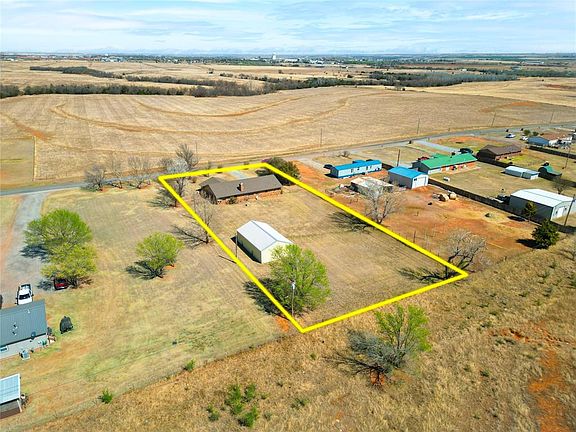 4th image of 2350 Beverly Ln