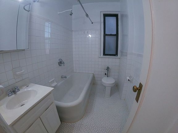 5th image of 82-46 Lefferts Blvd #4