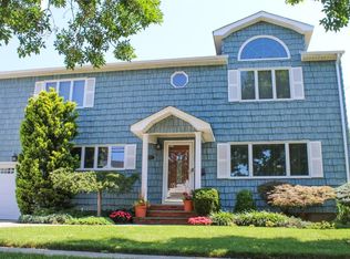 2146 Erma Dr, East Meadow, NY 11554