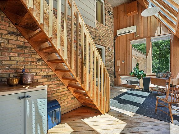 4th image of 4408 Toad Rd NE