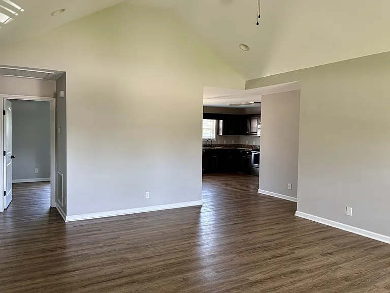 76 Al White Dr — Photo 3