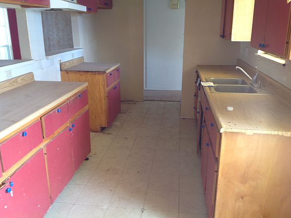 2nd image of 5325 Chateau Ave