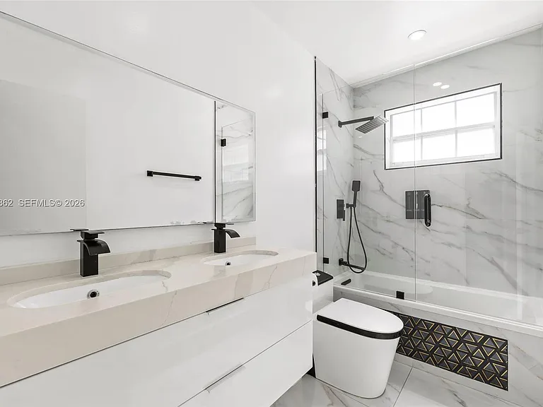 3460 N 46th Ave — Photo 38