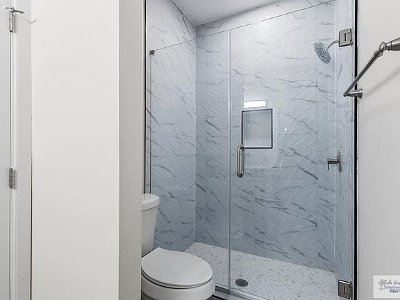 4th image of 2421 N Valley Cir APT A