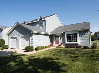 4002 W Prestwick St, McHenry, IL 60050