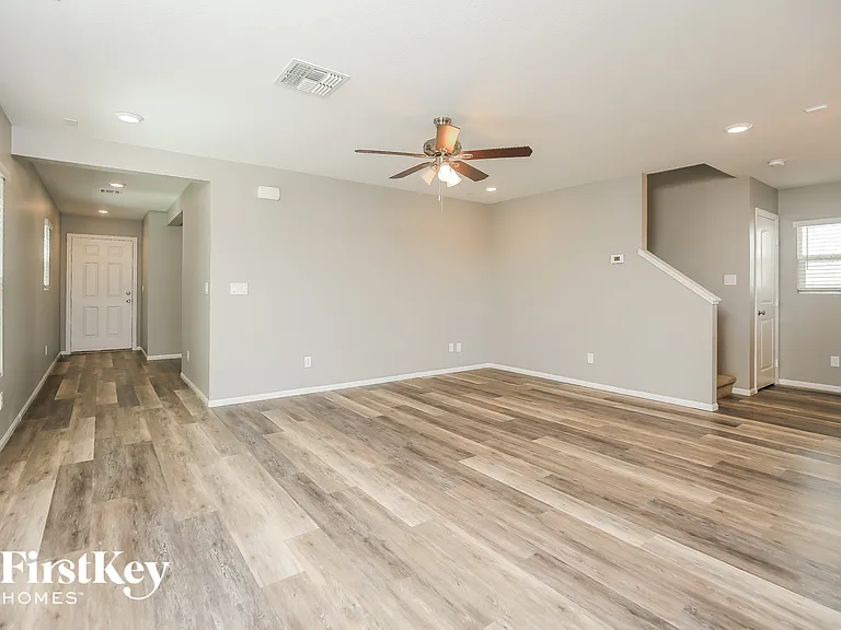 9450 Yorkshire Coast Ave — Photo 3