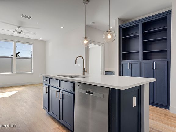 4th image of 2501 Bienville Blvd #516
