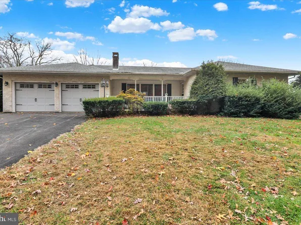 508 American Legion Blvd, Pine Grove, PA 17963