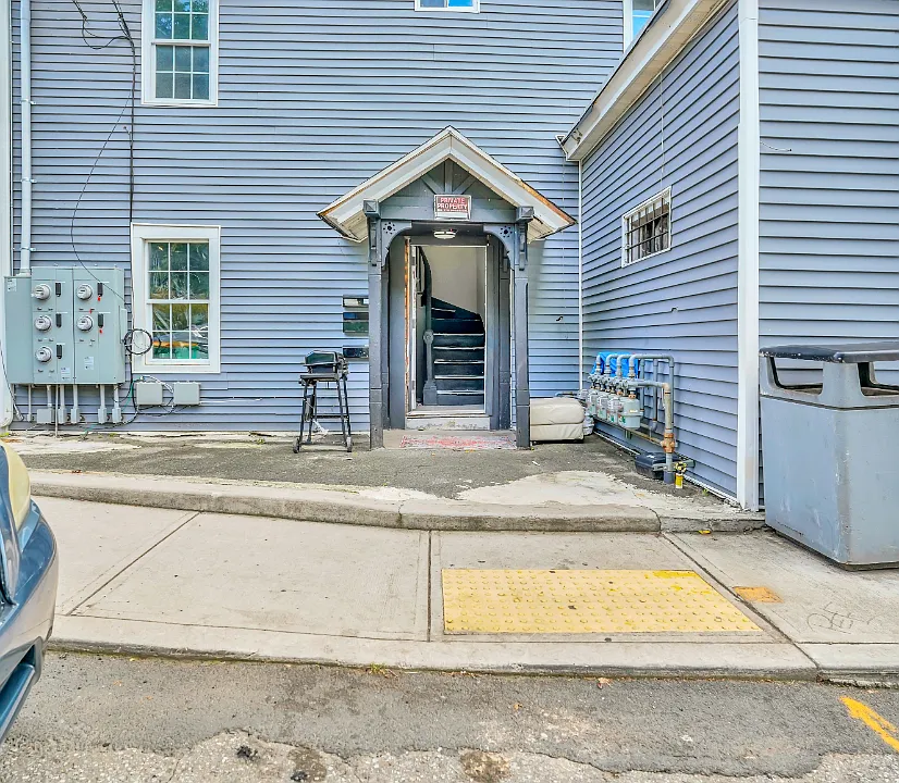 54 High St #2