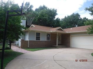 1615 N Prescott Cir, Wichita, KS 67212