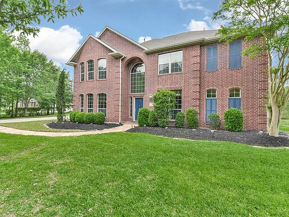 3rd image of 11818 Live Oak Dr