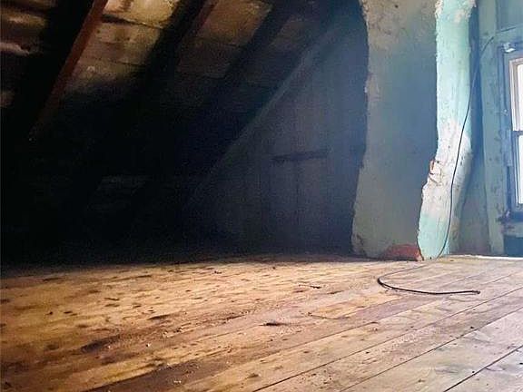 3rd image of 432 N Law St