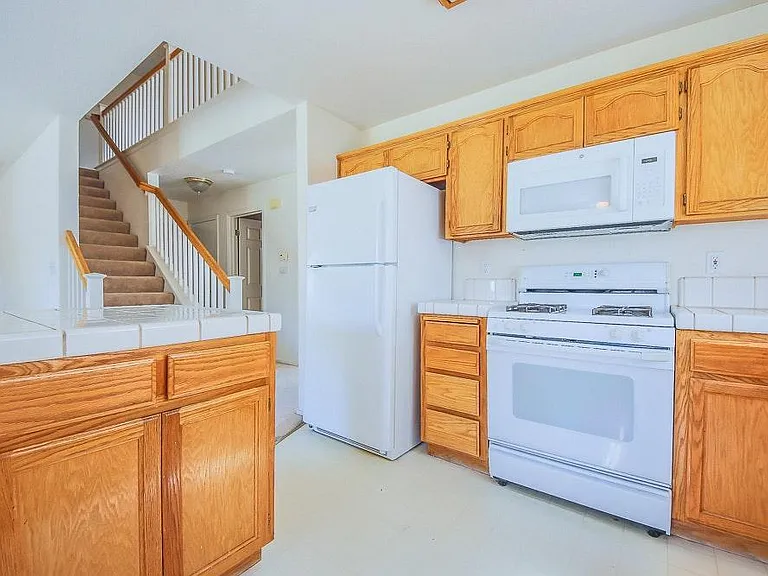 2193 Misquez Ln — Photo 15