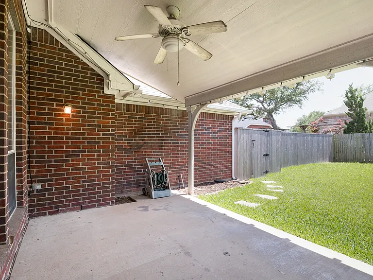 308 Sycamore Dr — Photo 21