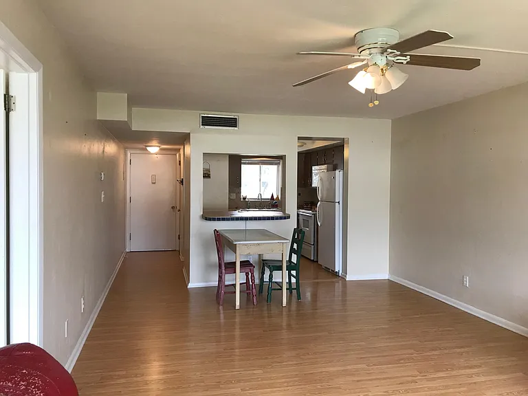 357 Joel Blvd #215 — Photo 2